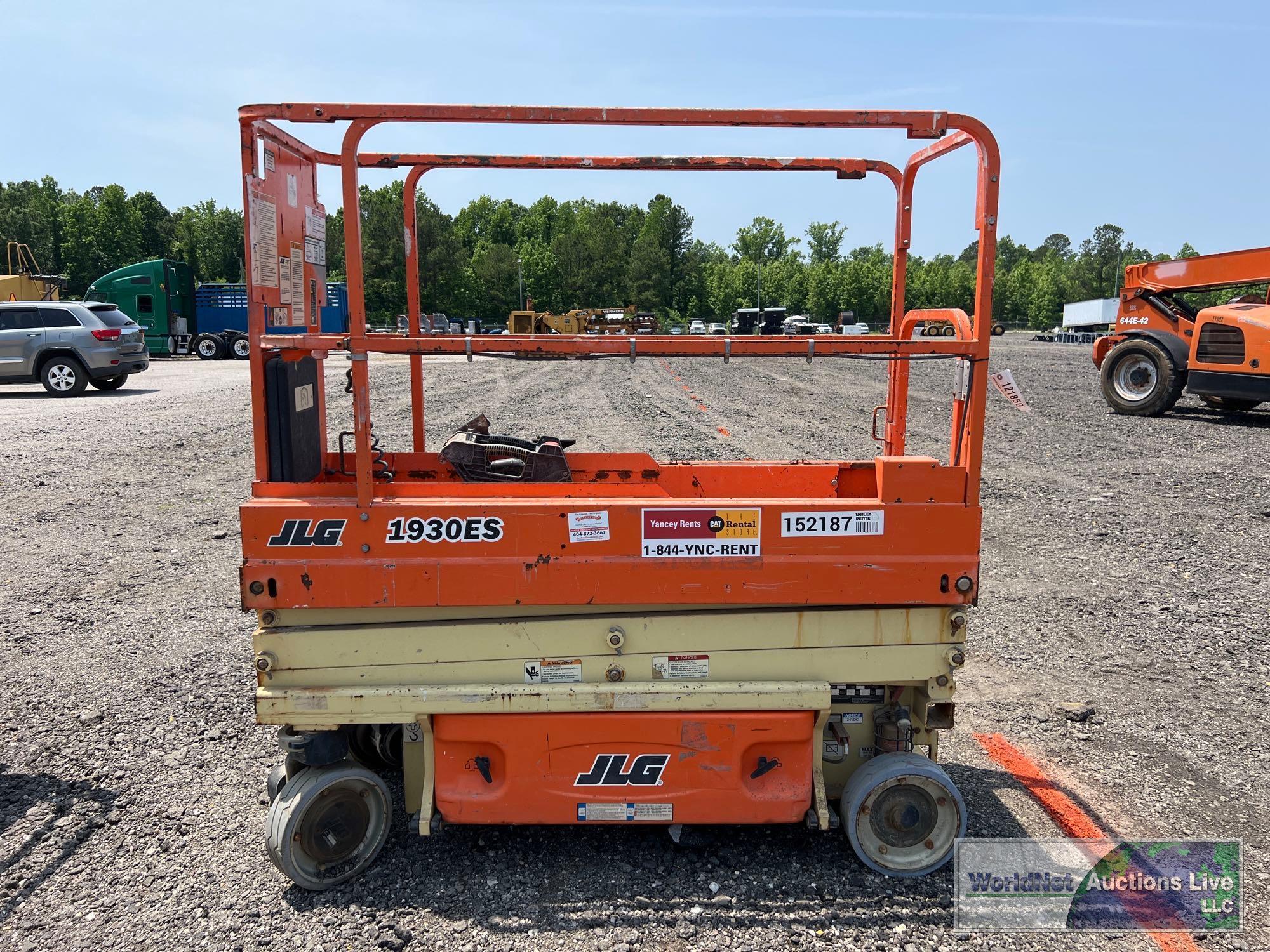 2017 JLG 1930ES SCISSOR LIFT SN-M200011961