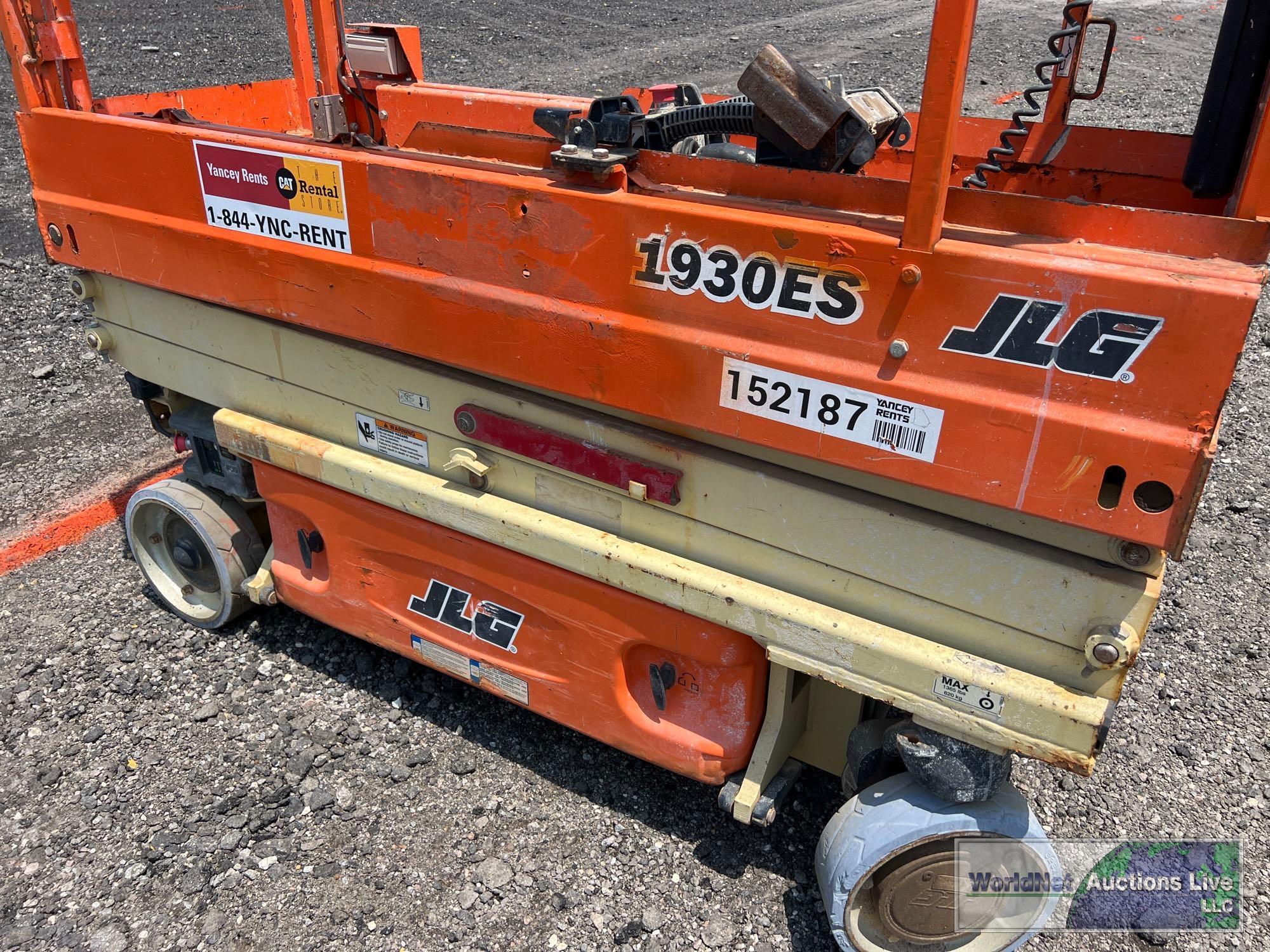 2017 JLG 1930ES SCISSOR LIFT SN-M200011961