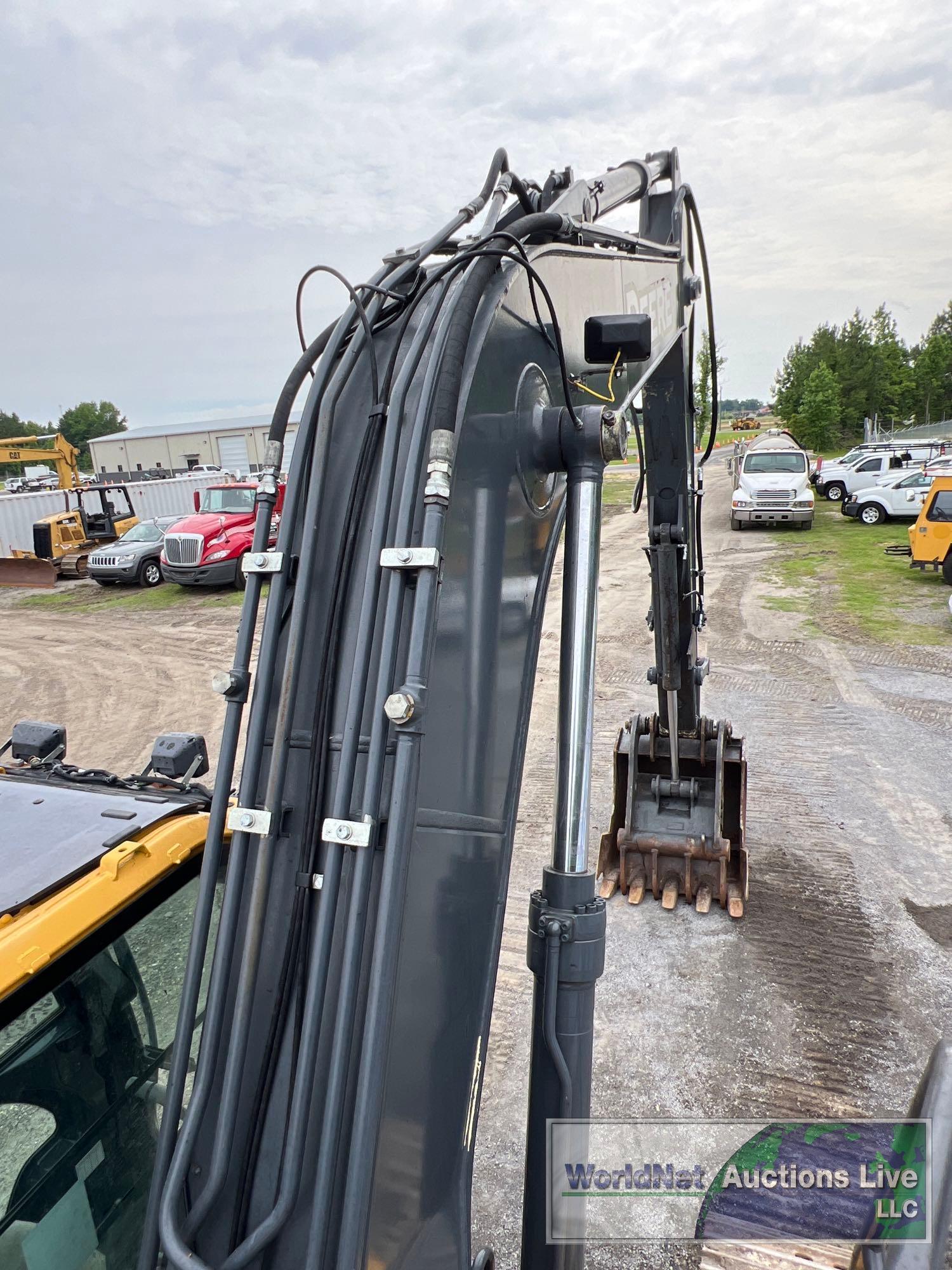 2018 JOHN DEERE 180GLC HYDRAULIC EXCAVATOR SN-1FF180GXTJF020855