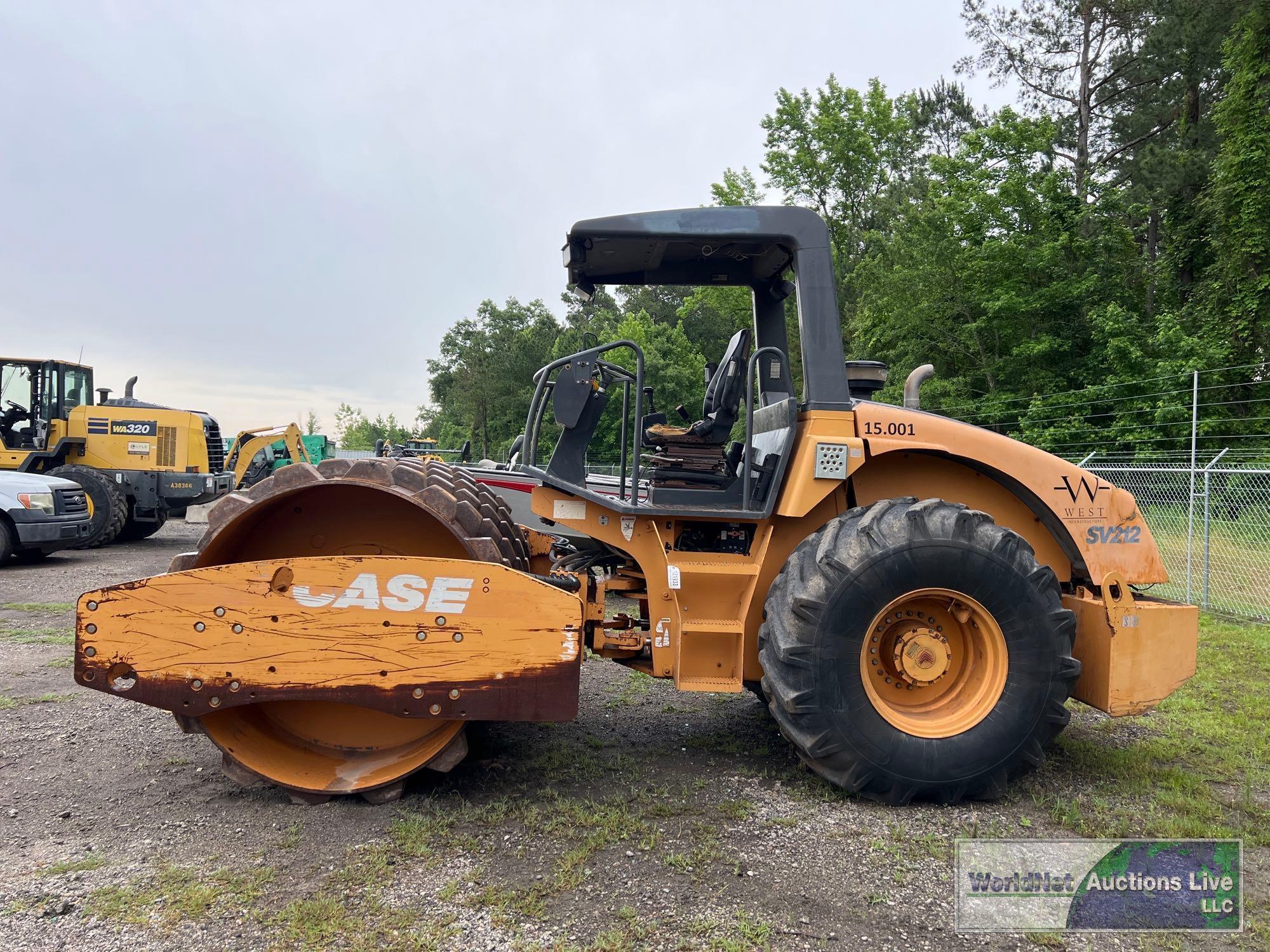 2011 CASE SV212 PADFOOT VIBRATORY COMPACTOR SN-DDD001132