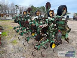 JOHN DEERE 845 HYDRAULIC FOLD CULTIVATOR SN-P00845X005829