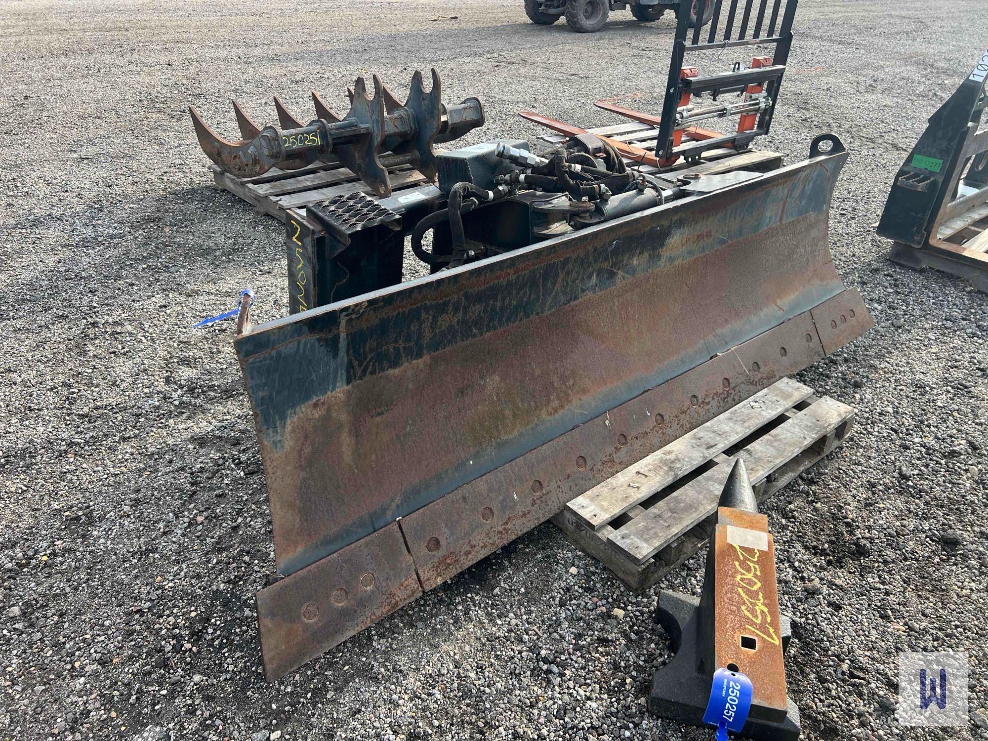 CATERPILLAR 92'' SKID STEER DOZER BLADE, SN-PRSSDB001663
