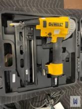 2020 DEWALT DWFP71917 PNEUMATIC FINISH NAILER, SN-20213392L