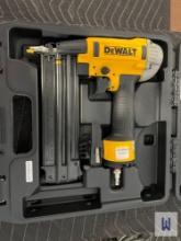 2021 DEWALT DWFP12233 PNEUMATIC BRAD NAILER, SN-20212656GBK