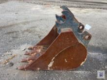 KUBOTA 18 MINI-EXCAVATOR DIGGING BUCKET, SN-N/A