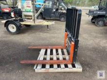 CASCADE LIFT TRUCK SIDE-SHIFT FORKS ATTACHMENT
