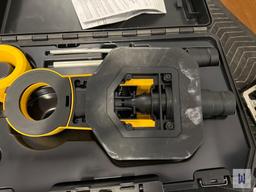 DEWALT DWH050 LARGE HAMMER DUST EXTRACTOR