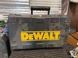 DEWALT DWH050 LARGE HAMMER DUST EXTRACTOR