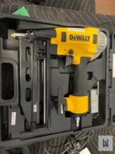 2021 DEWALT DWFP71917 PNEUMATIC FINISH NAILER, SN-20318067LBK