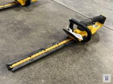2021 DEWALT DCHT820 22 HEDGE TRIMMER, SN-784672
