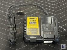 2020 DEWALT DCB115 12-20V MAX FAST CHARGER
