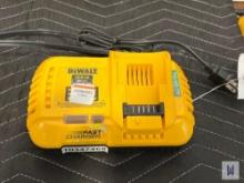 2020 DEWALT DCB118 20V MAX LI-ION FAN COOLED FAST CHARGER