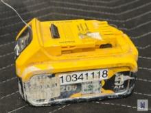 2020 DEWALT DCB205 20V MAX BATTERY PACK