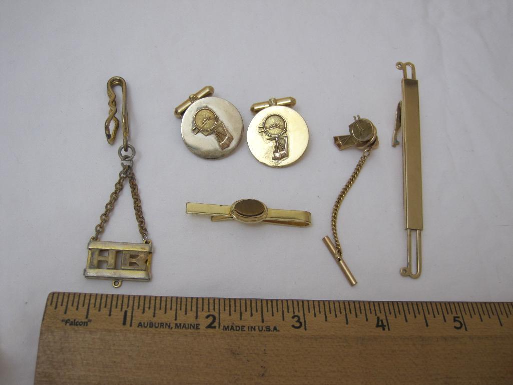Lot of Men's Jewelry including cuff links, and tie bar/clip marked D:B 14/20, 1.4 oz