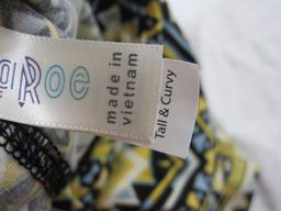 New LuLaRoe Tall & Curvy (TC) Leggings, yellow and blue geometric pattern, 7 oz