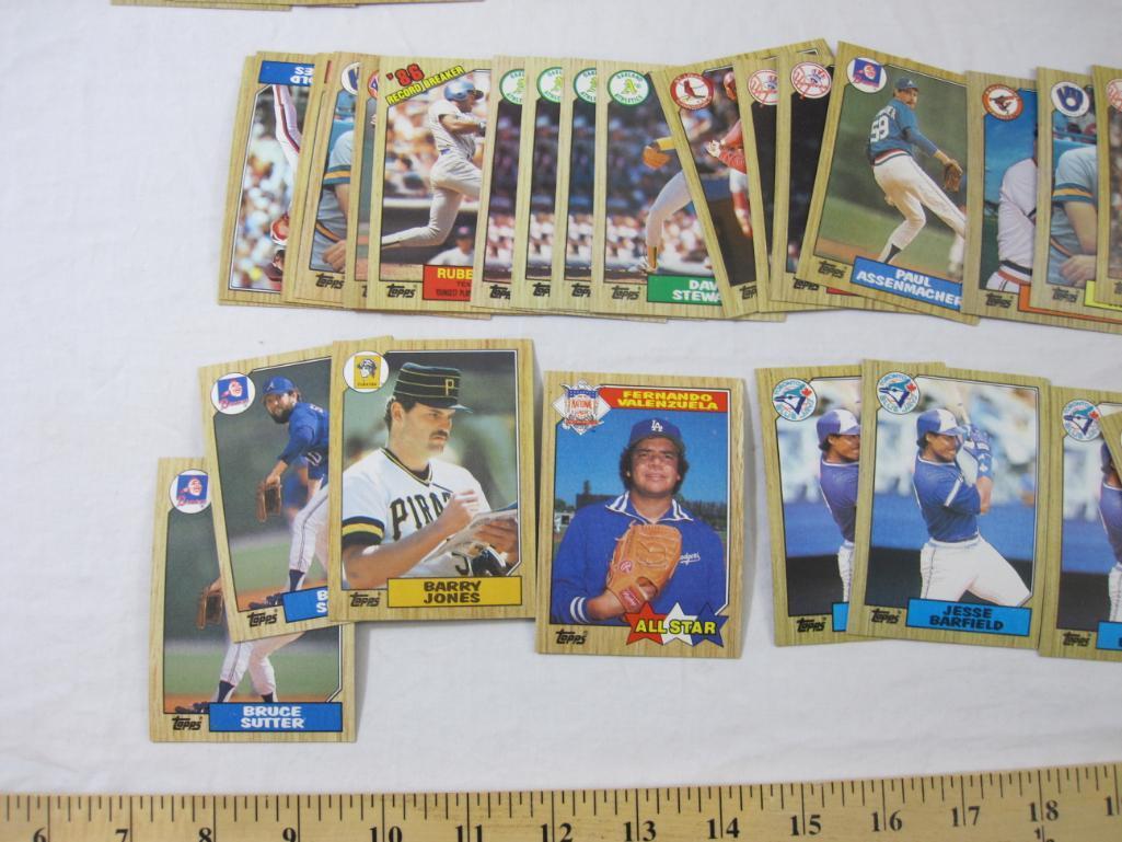 Lot of Topps 1987 MLB Baseball Trading Cards including Jesse Barfield, Bruce Sutter, Mike Scott,