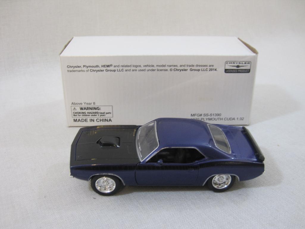 1970 Plymouth Cuda 1:32 Scale Model Car, New Ray, in original box, 11 oz