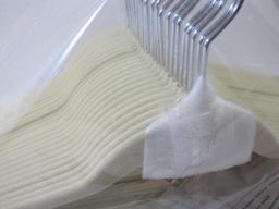 ClutterFree Twentyfive Piece Flocked Cascading Space Saving Hangers, Ivory, New in Package