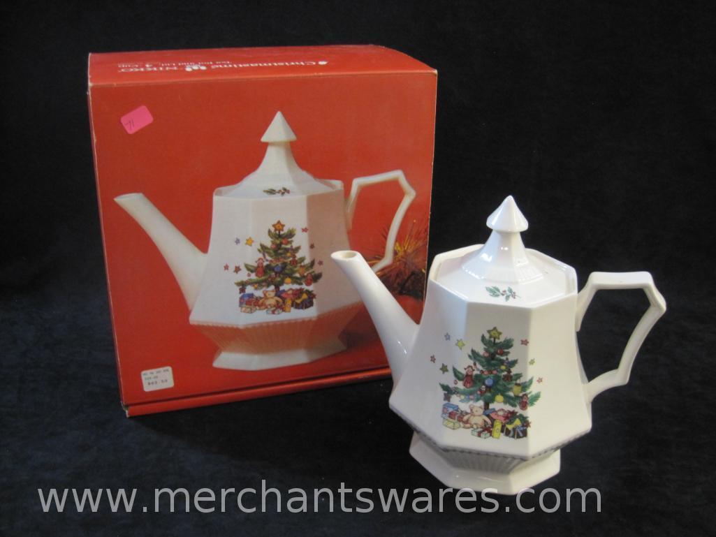 Christmastime Nikko 4-Cup Tea Pot and Lid in Original Box, made in Japan, 2 lbs 5 oz