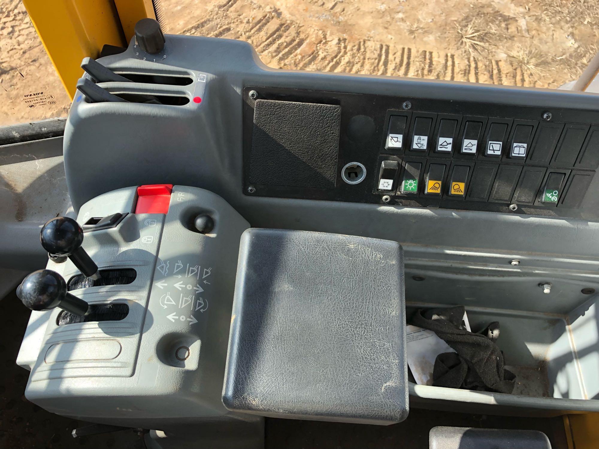 2005 VOLVO L120E RUBBER TIRED LOADER
