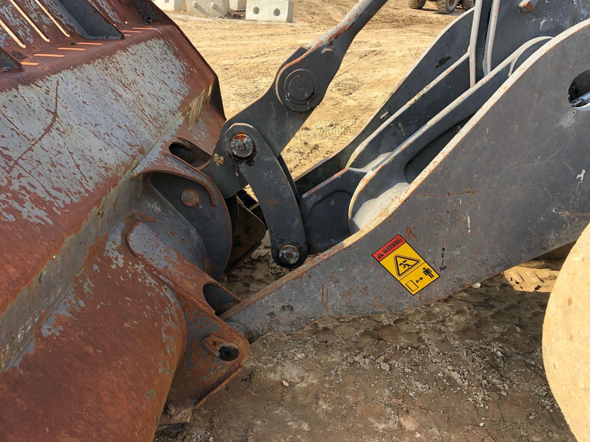 2005 VOLVO L120E RUBBER TIRED LOADER
