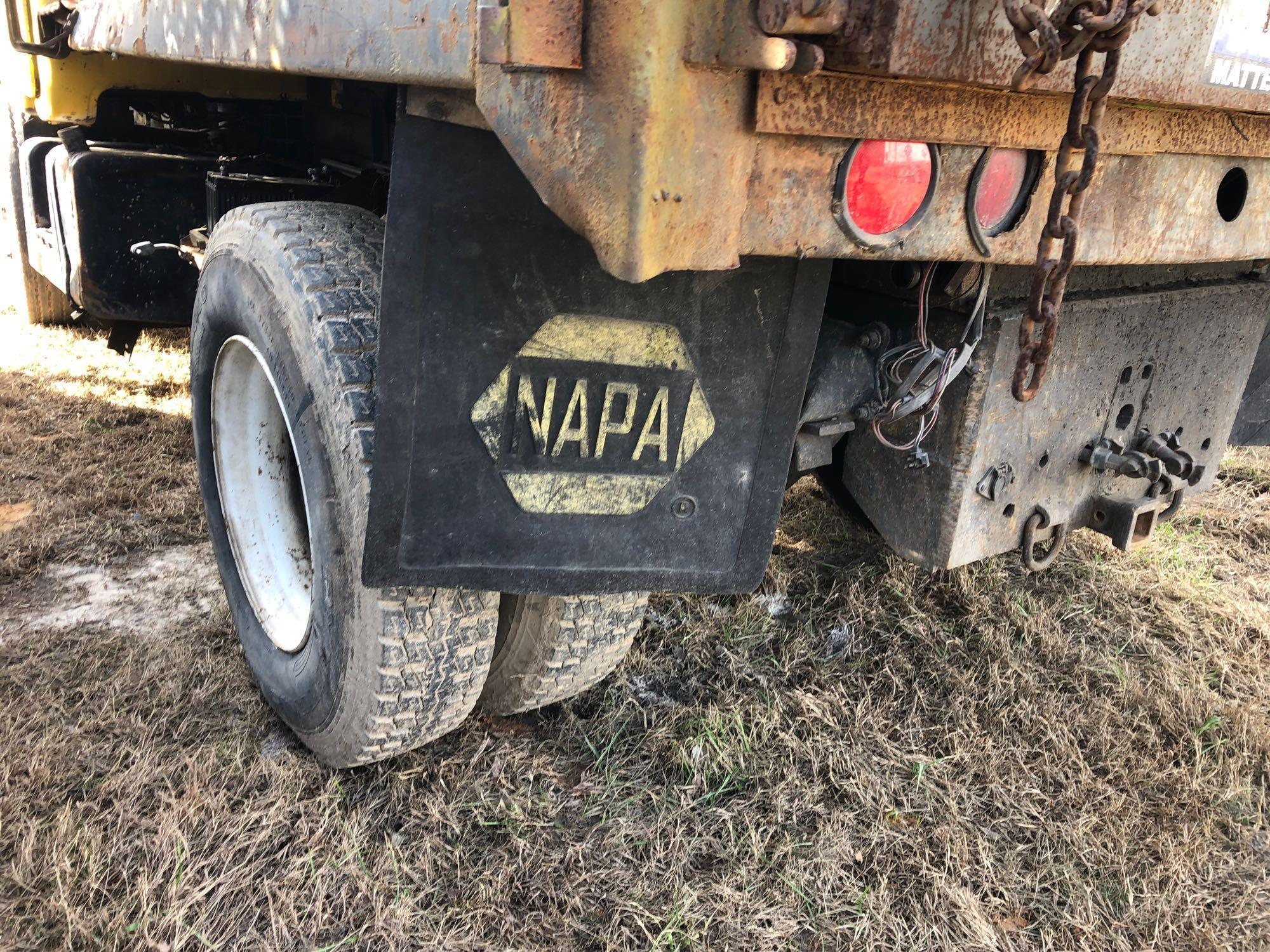 MACK U MODEL SINGLE AXLE DUMP