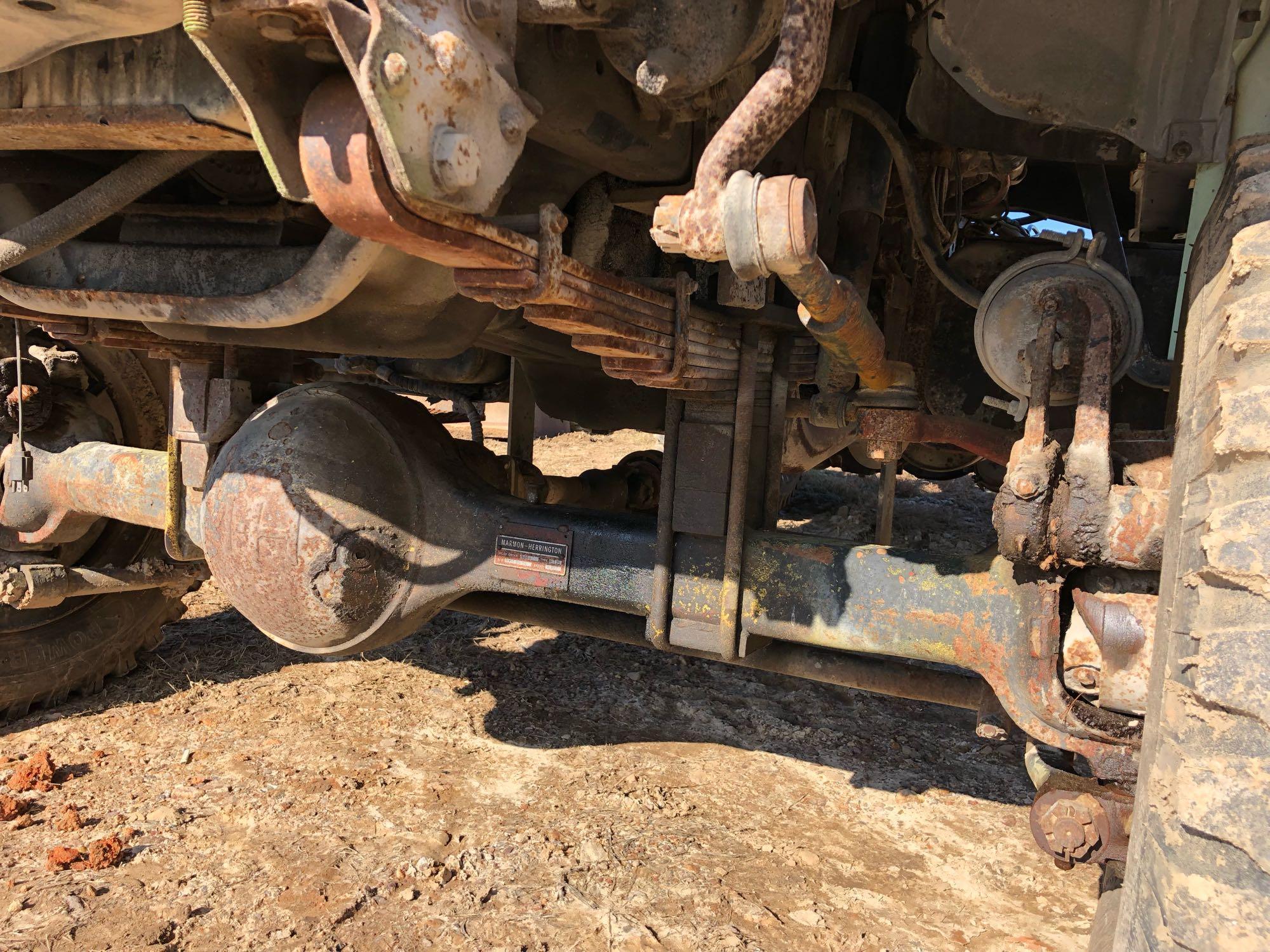 FORD F-700 SINGLE AXLE CAB AND CHASSIS