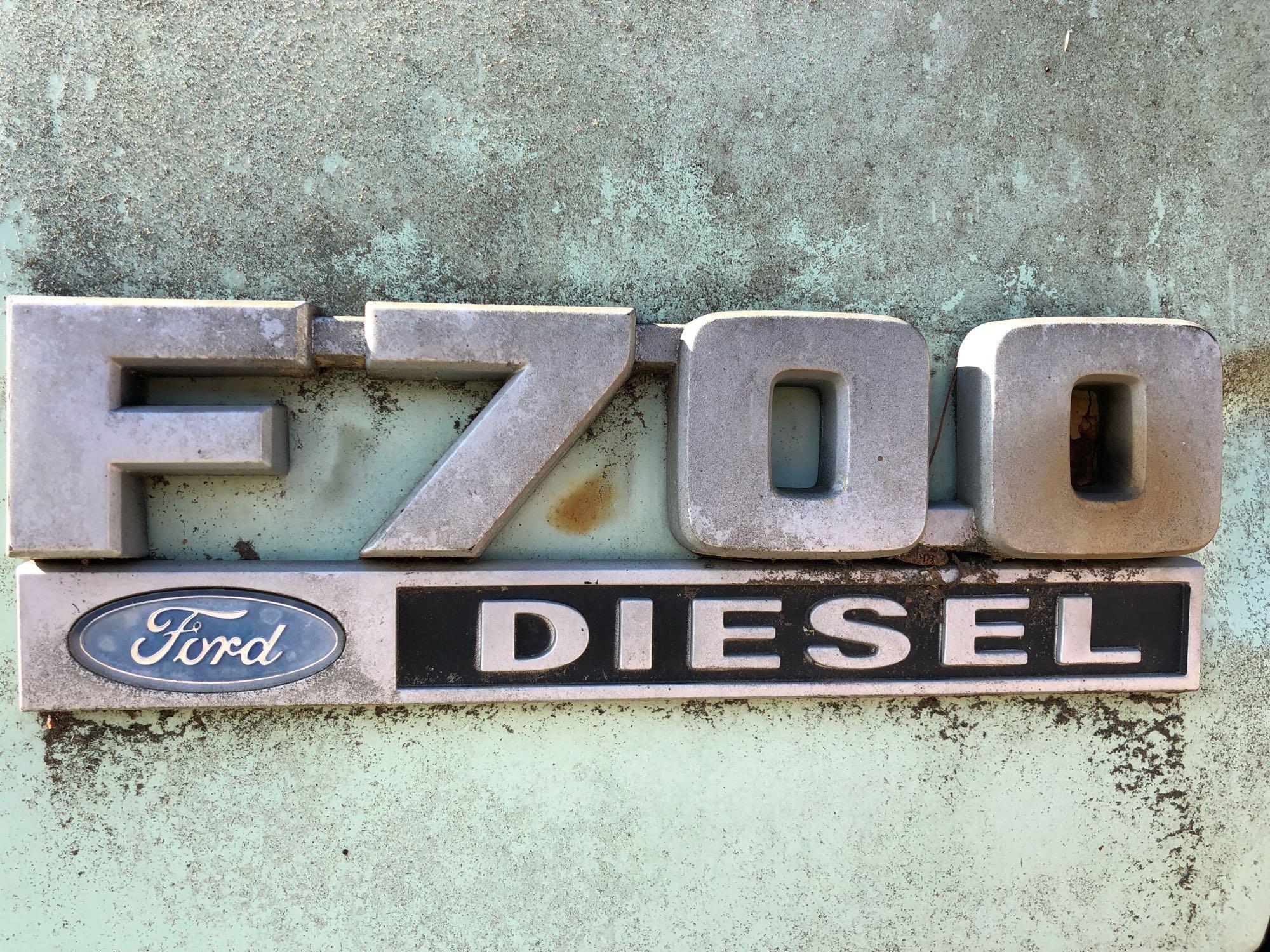 FORD F-700 SINGLE AXLE CAB AND CHASSIS