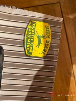 JOHN DEERE RESTORATION TRACTOR MODEL 4020