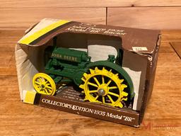 JOHN DEERE 1935 MOORE "BR" TRACTOR, 1:16 SCALE