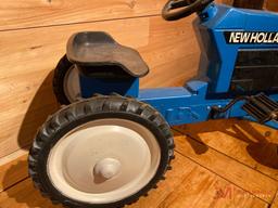 ERTL NEW HOLLAND 6640 PEDAL TRACTOR
