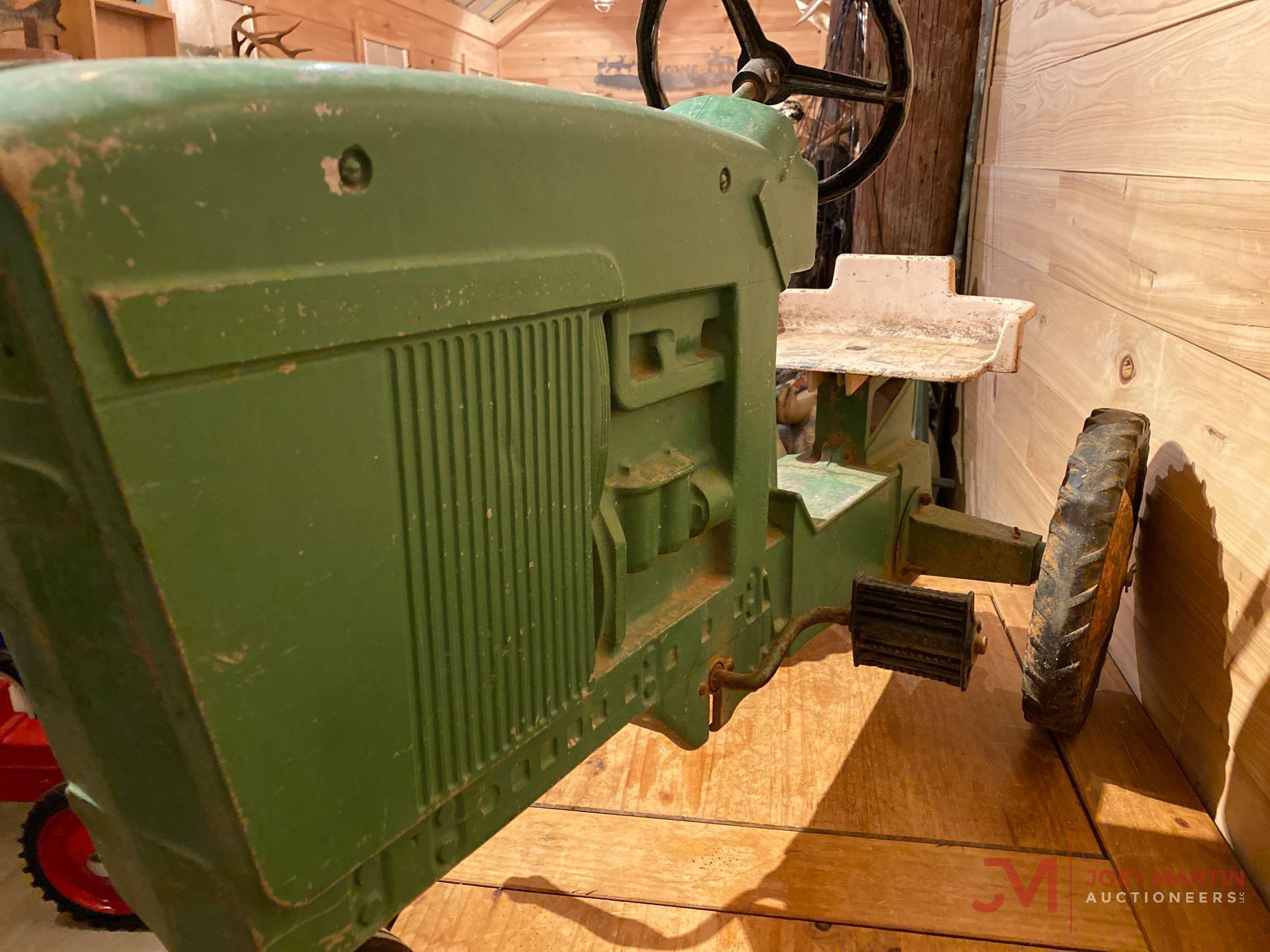 JOHN DEERE 20 PEDAL TRACTOR