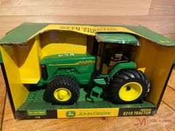 ERTL JOHN DEERE 8210 TRACTOR, 1:16 SCALE (AGES 3+)