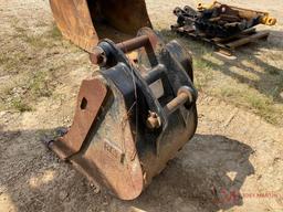 CAT 24" BACKHOE BUCKET
