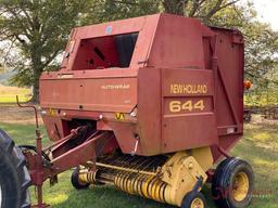 NEW HOLLAND 644 ROUND BALER