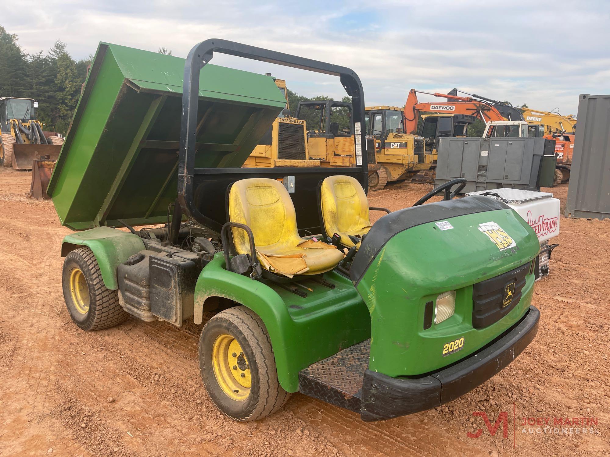 JOHN DEERE GATOR