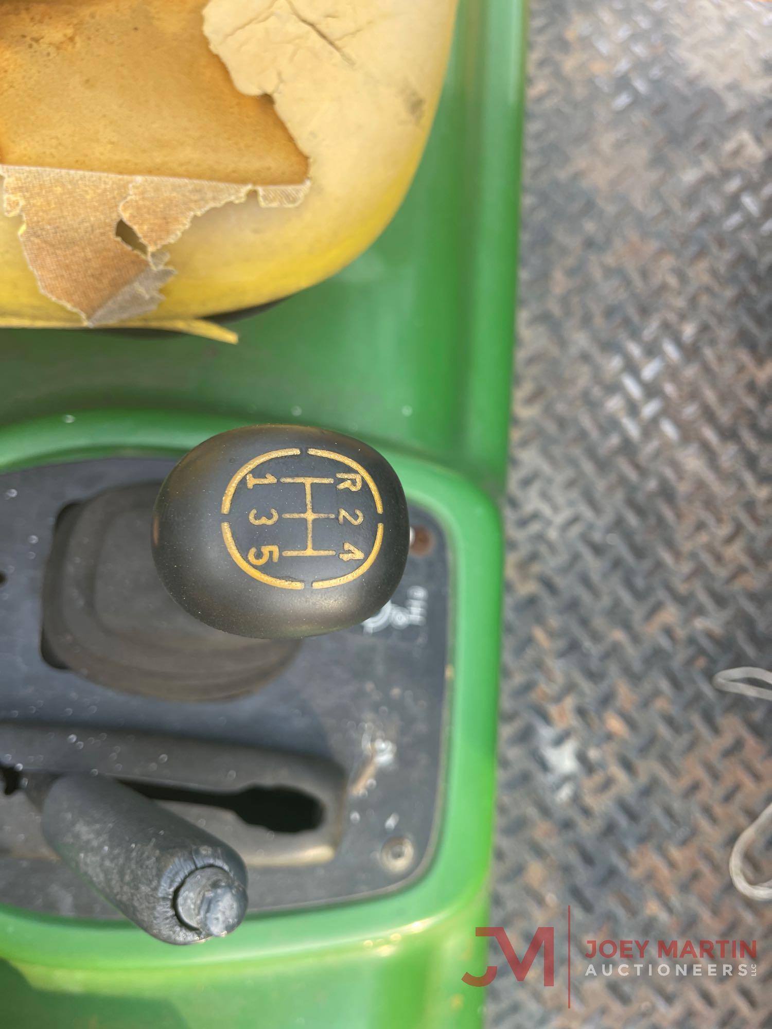JOHN DEERE GATOR