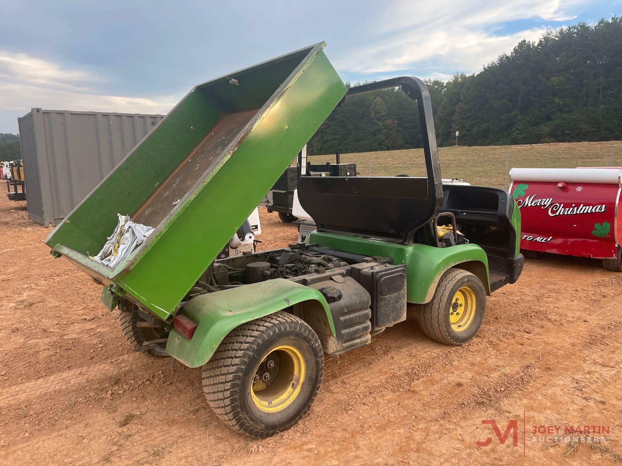 JOHN DEERE GATOR
