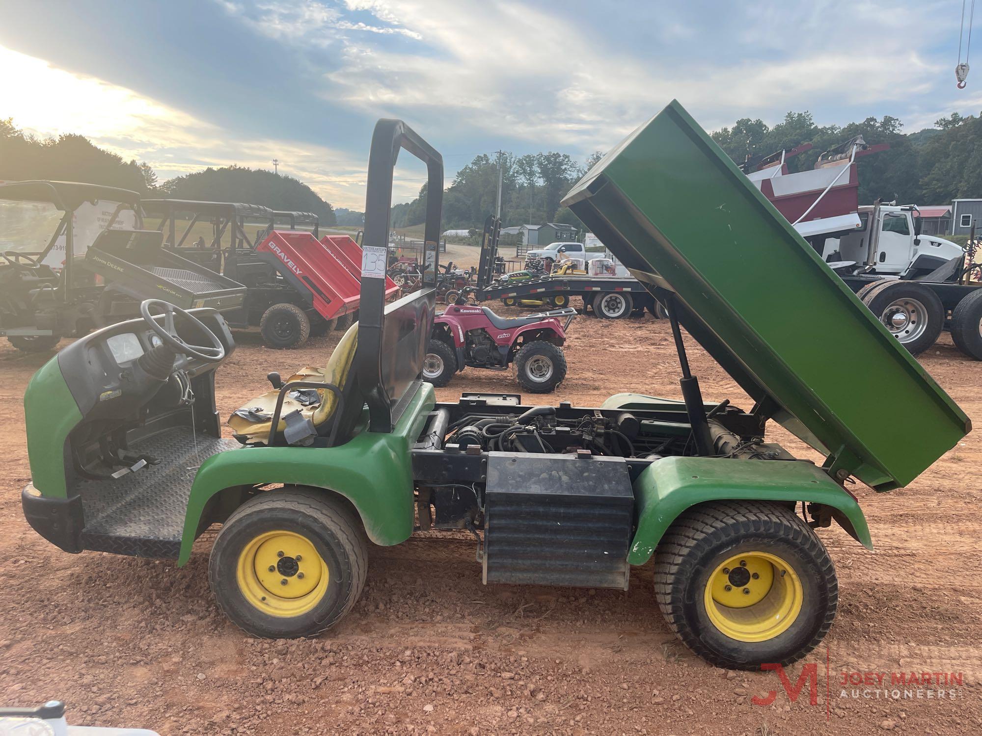 JOHN DEERE GATOR