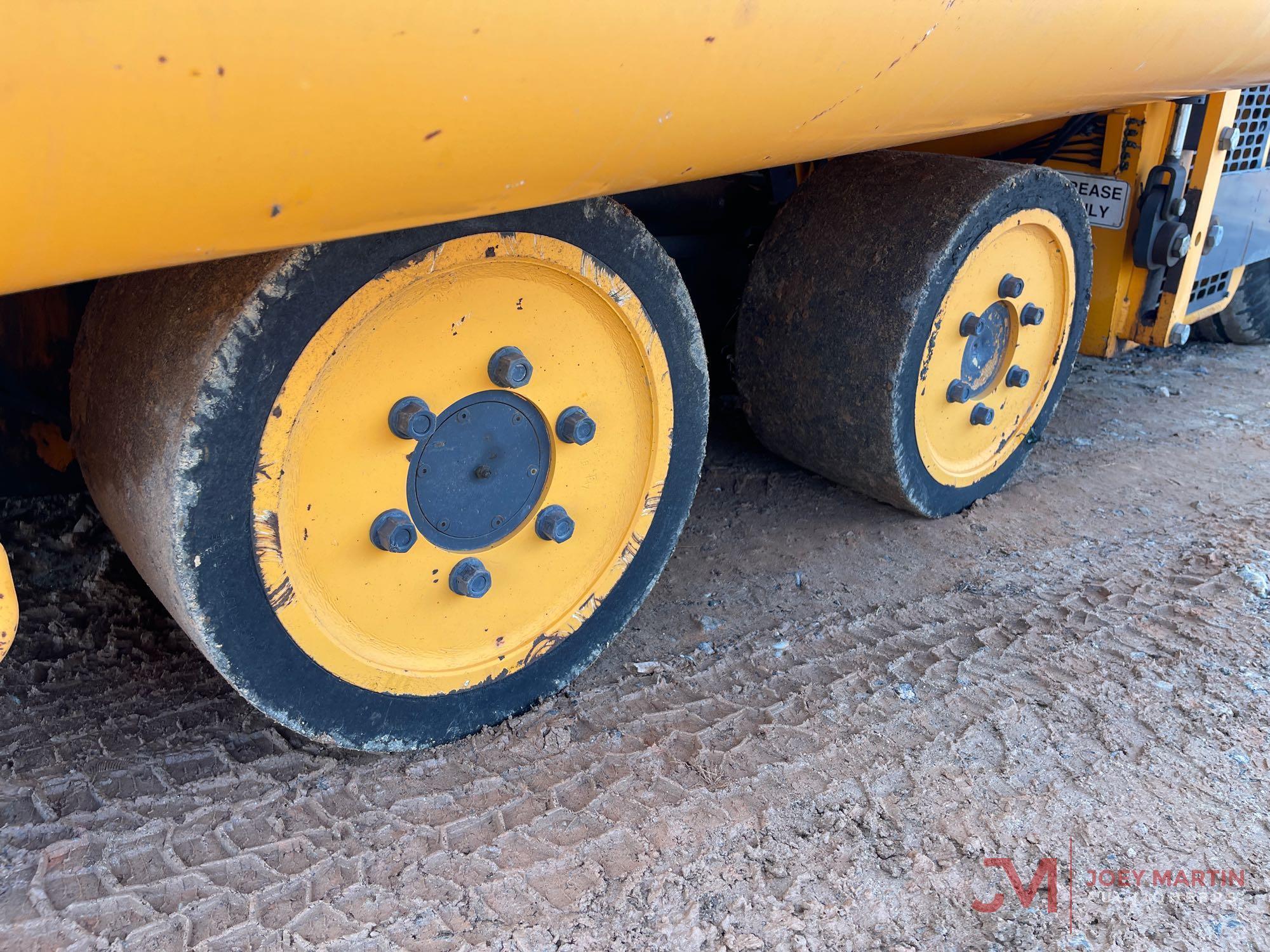 2013 LEEBOY 9000 ASPHALT PAVER