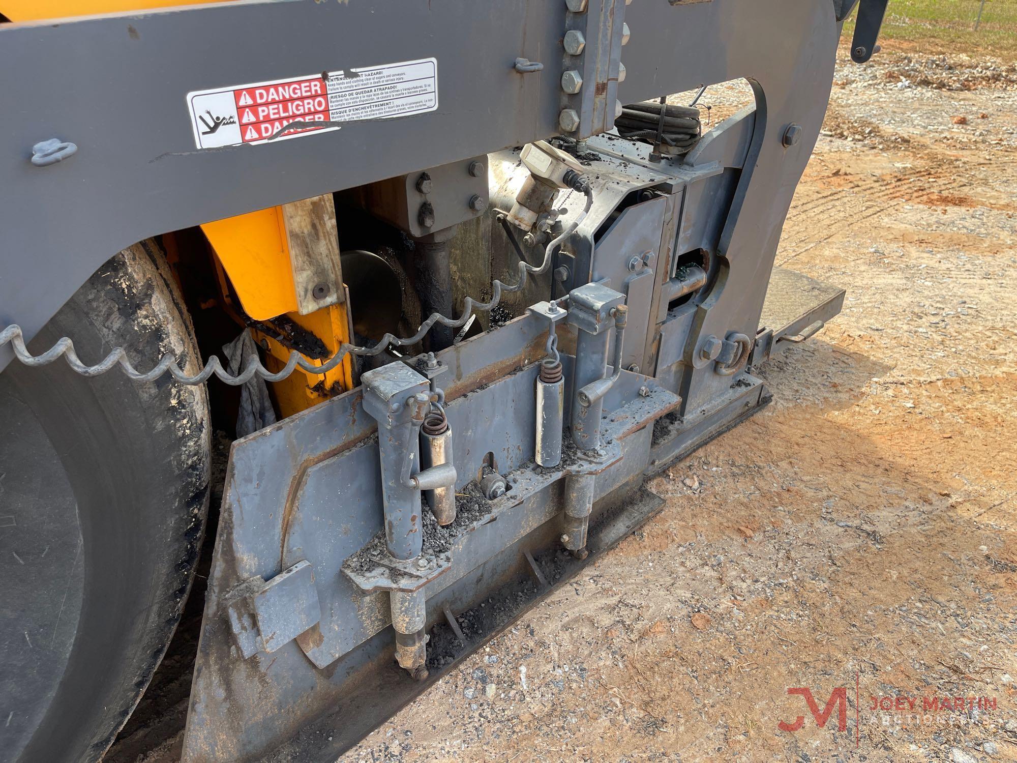 2013 LEEBOY 9000 ASPHALT PAVER