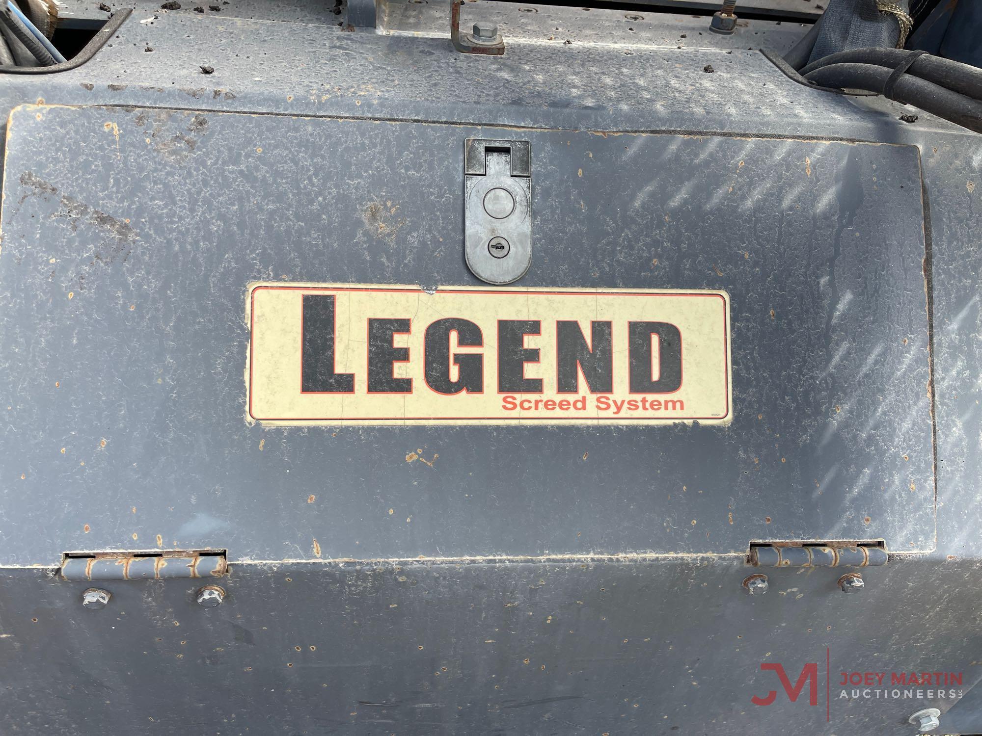 2013 LEEBOY 9000 ASPHALT PAVER