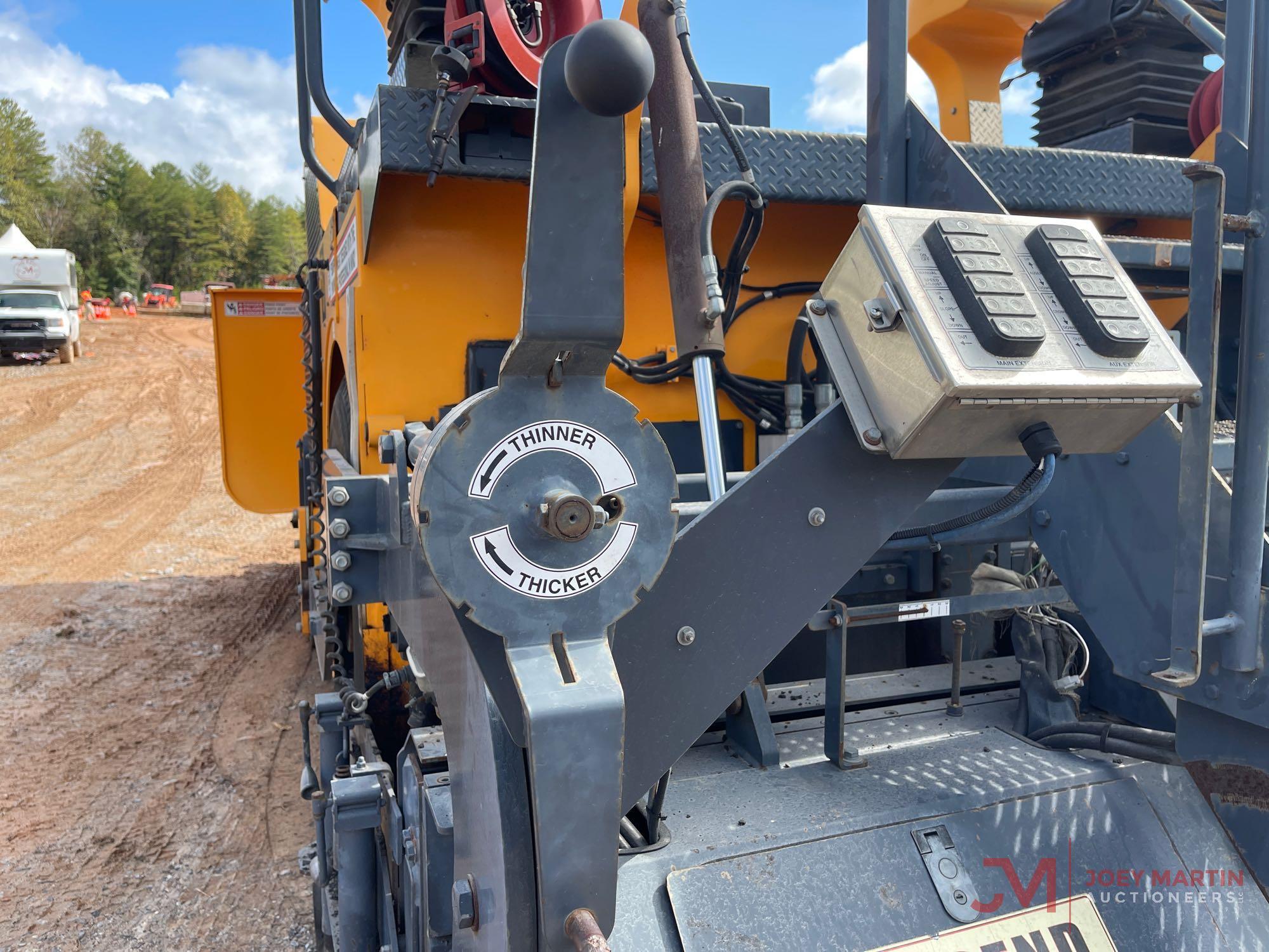 2013 LEEBOY 9000 ASPHALT PAVER