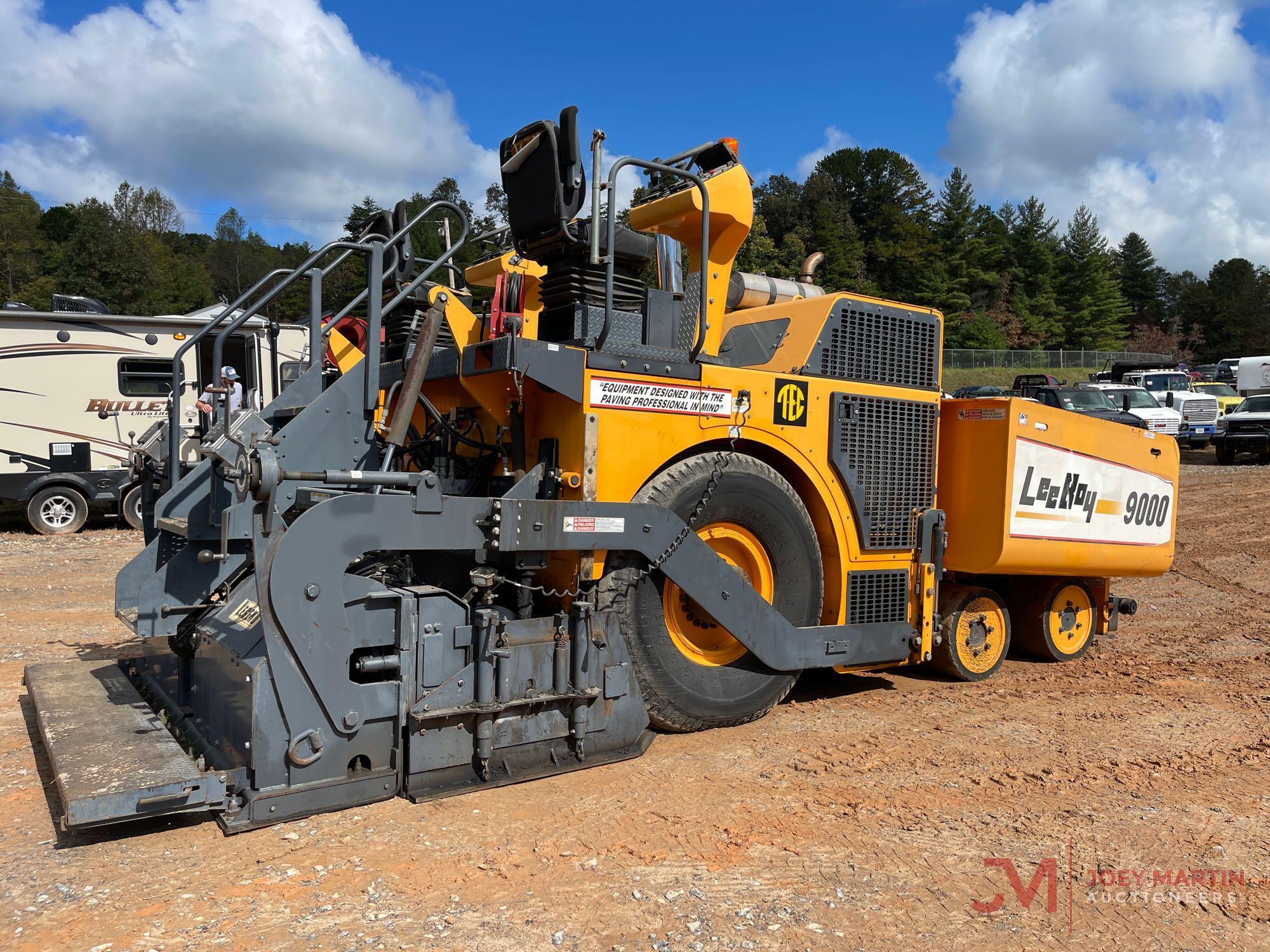 2013 LEEBOY 9000 ASPHALT PAVER