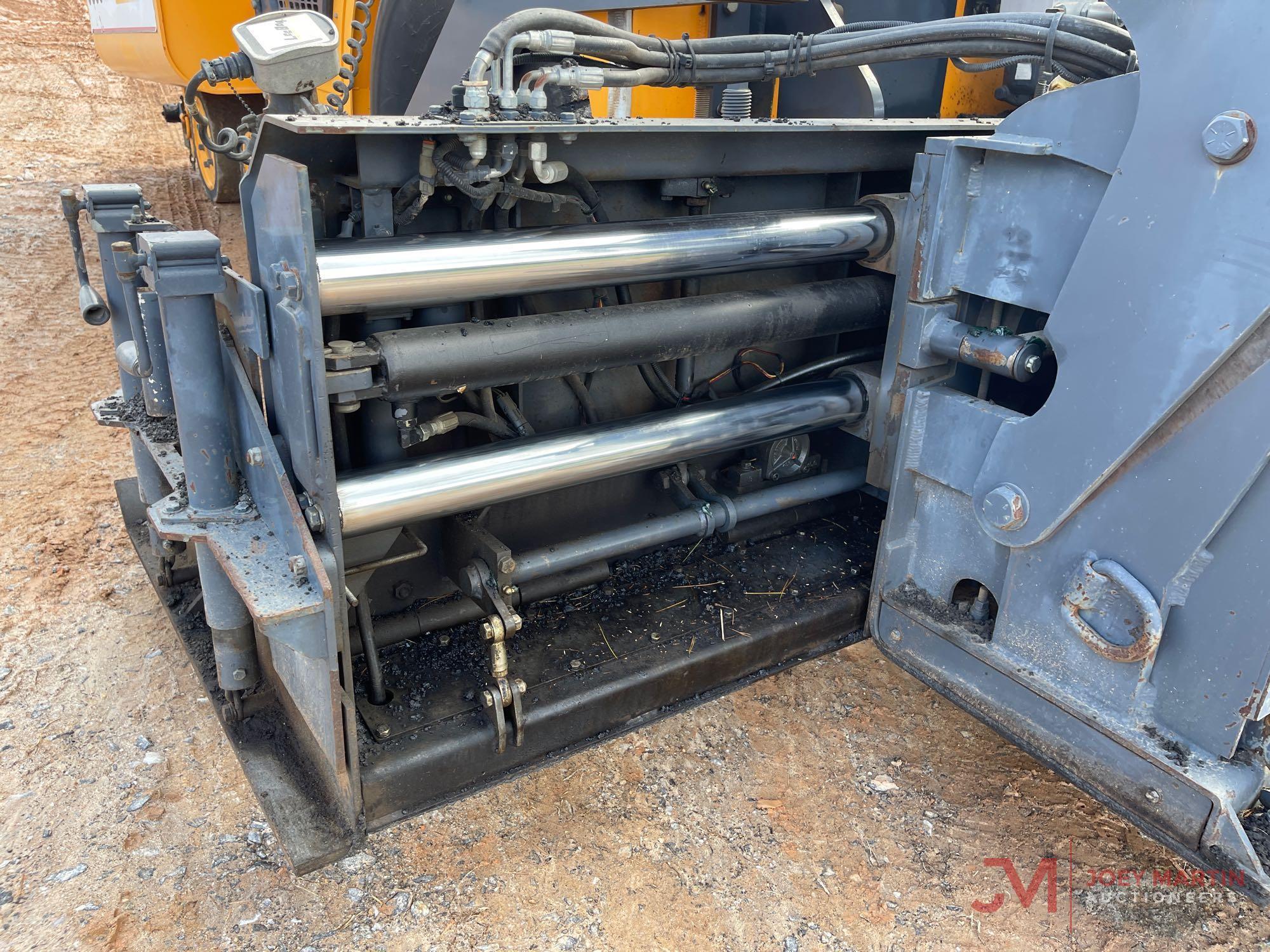 2013 LEEBOY 9000 ASPHALT PAVER