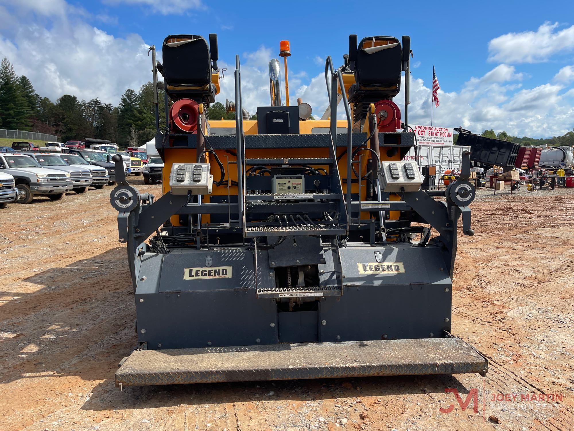 2013 LEEBOY 9000 ASPHALT PAVER