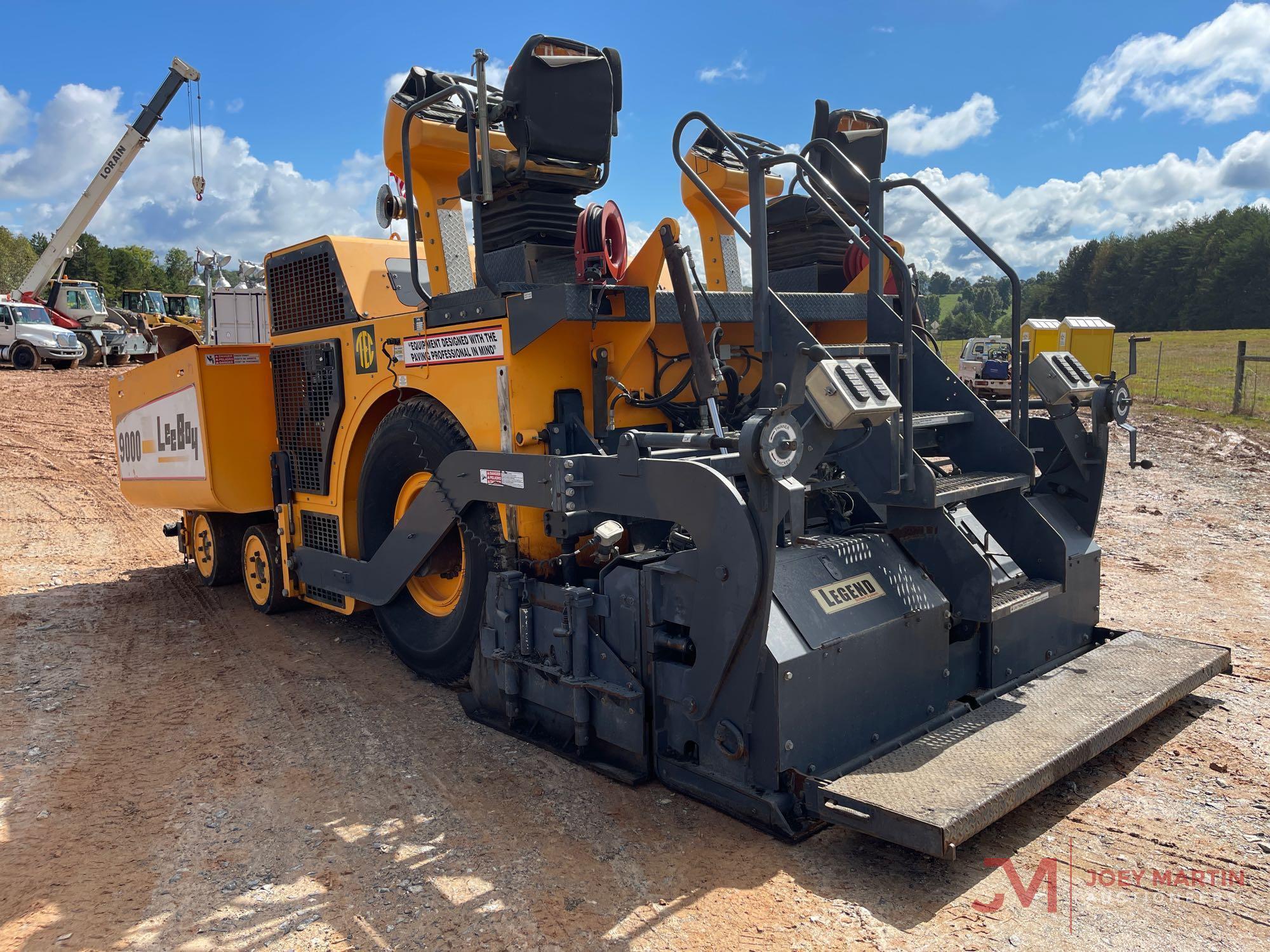 2013 LEEBOY 9000 ASPHALT PAVER