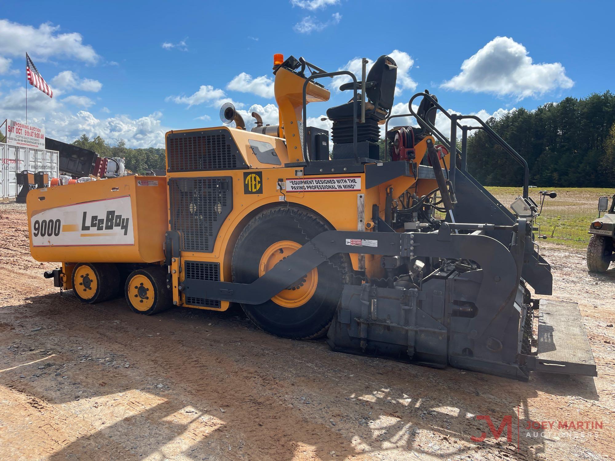 2013 LEEBOY 9000 ASPHALT PAVER