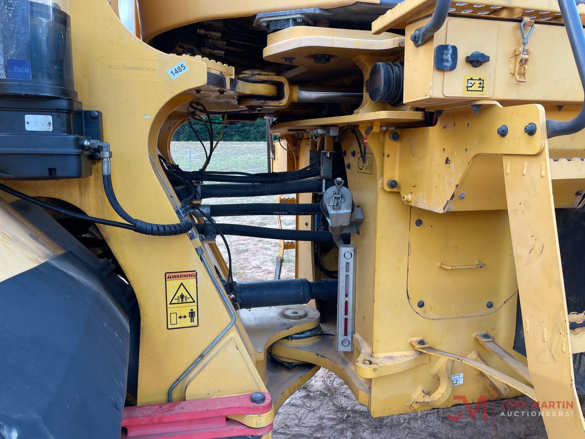 2012 VOLVO L250G RUBBER TIRE LOADER