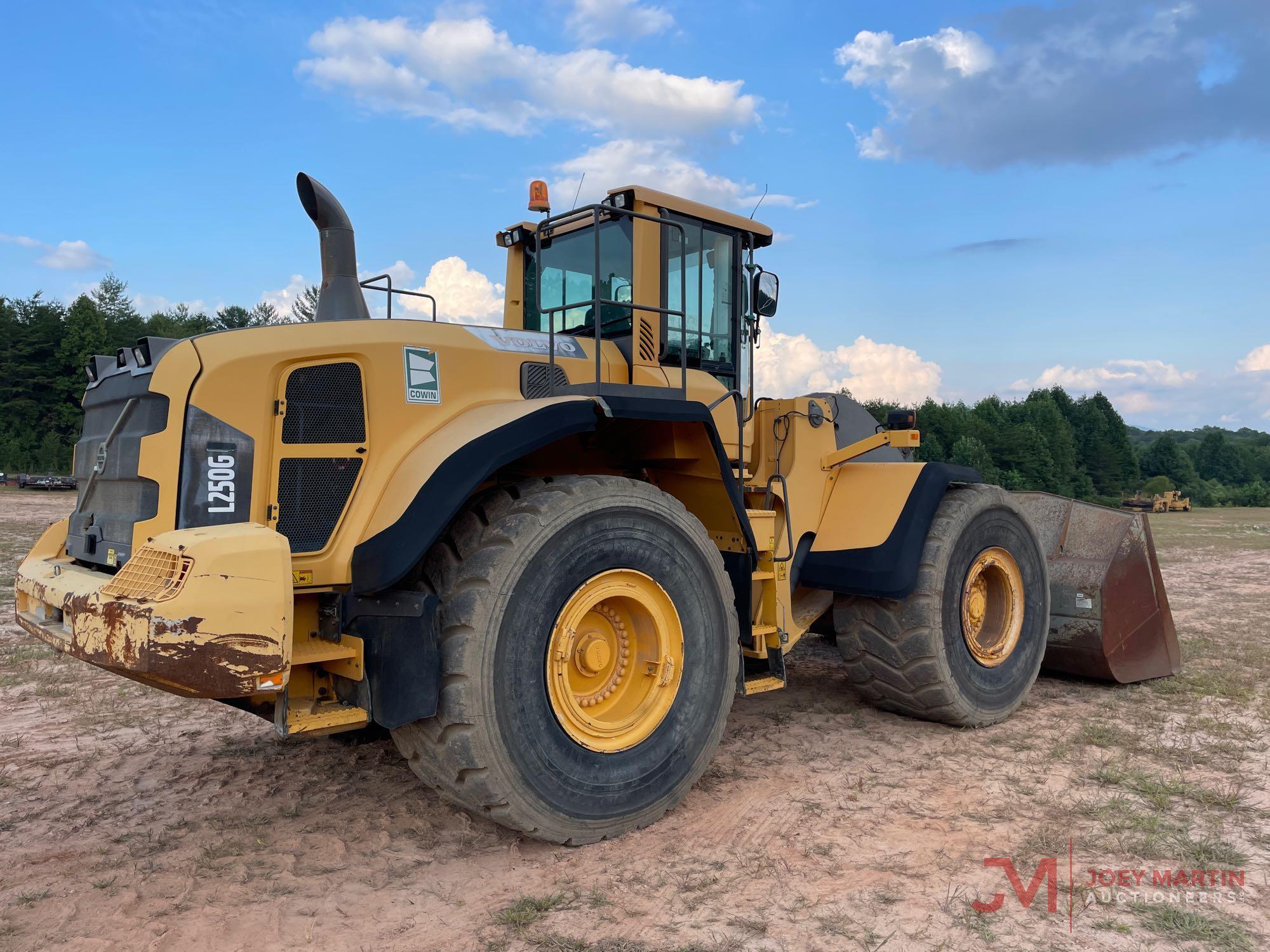 2012 VOLVO L250G RUBBER TIRE LOADER